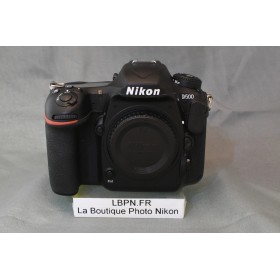 NIKON D500