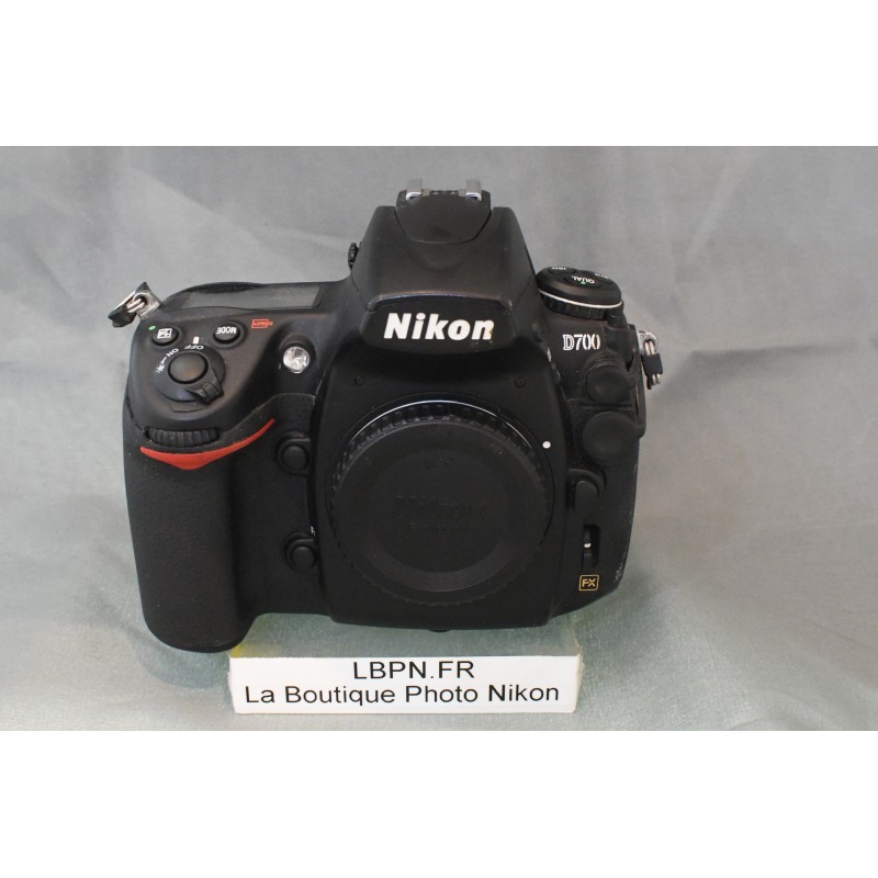 NIKON D700