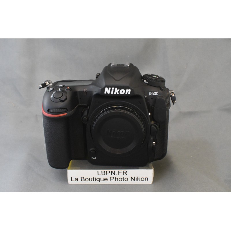 NIKON D500