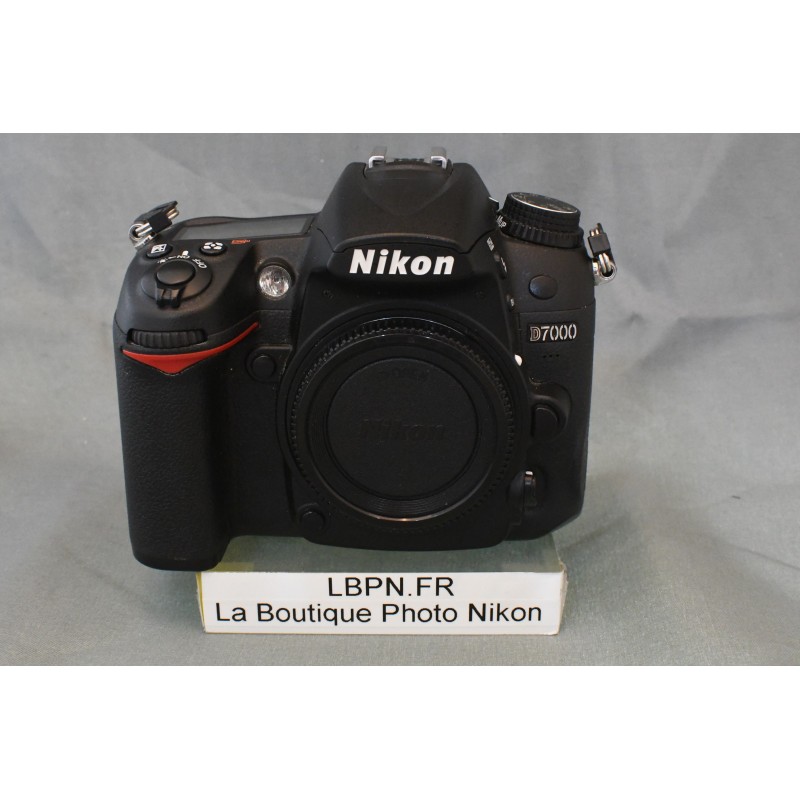 NIKON D7000