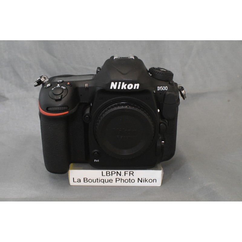 NIKON D500