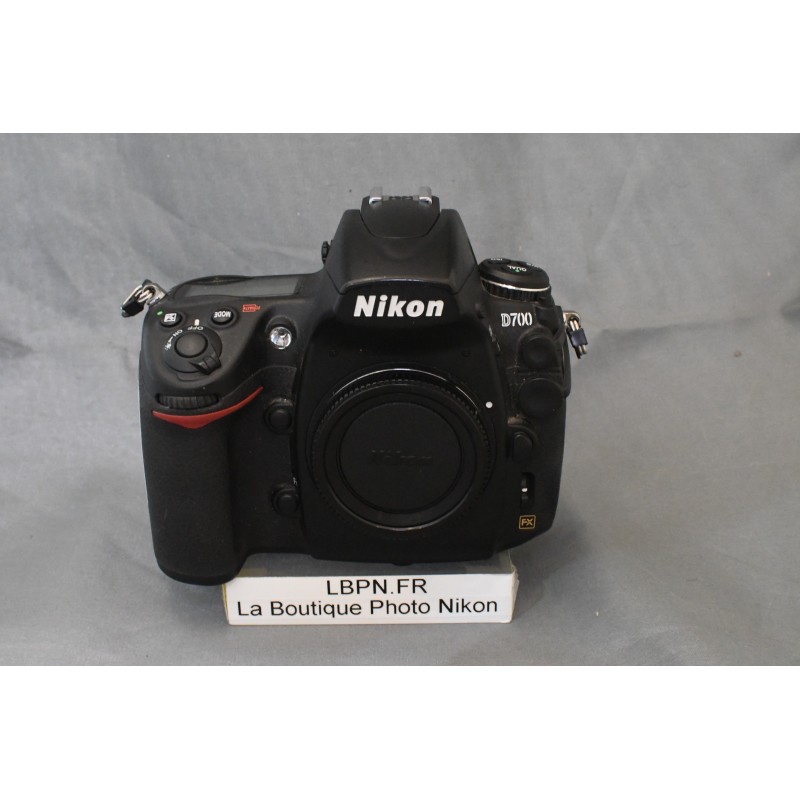 NIKON D700