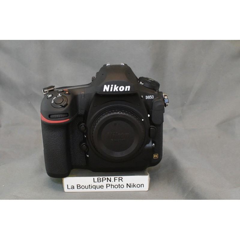 NIKON D850