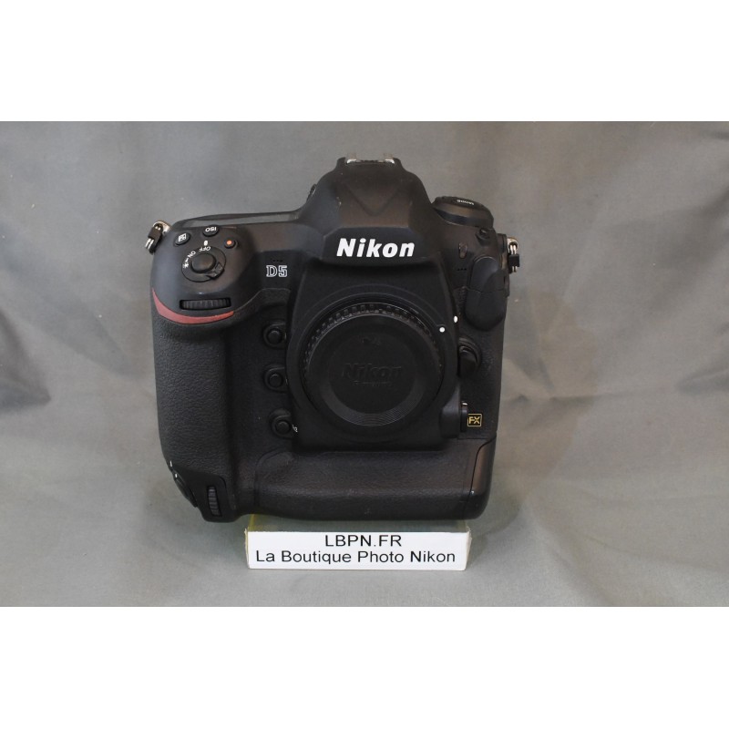 NIKON D5