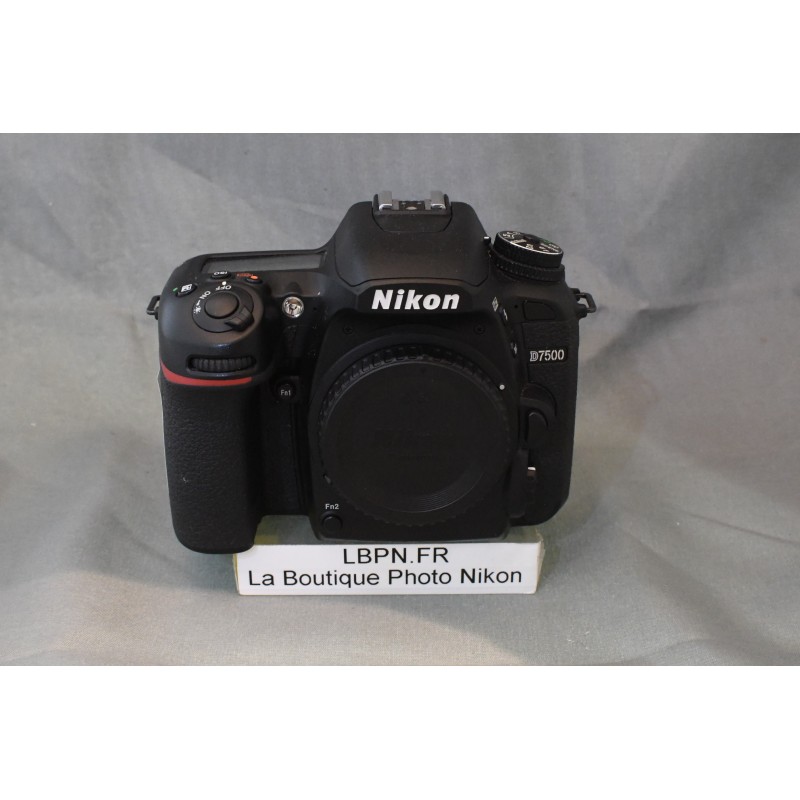 NIKON D7500