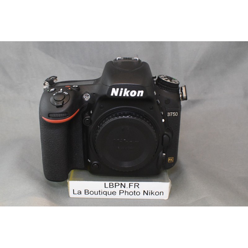 NIKON D750