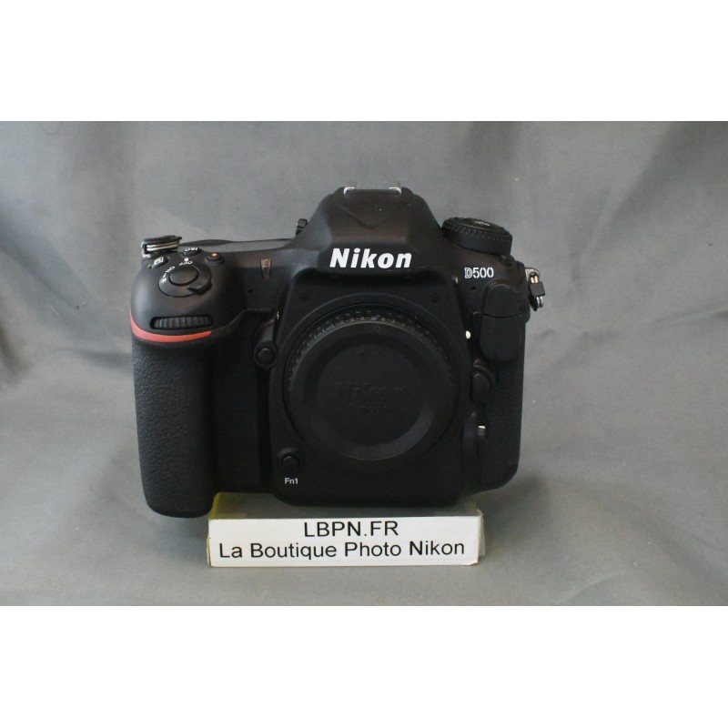 NIKON D500