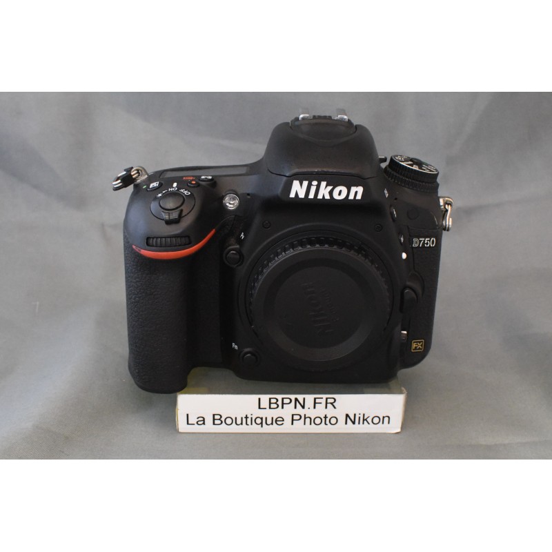 NIKON D750