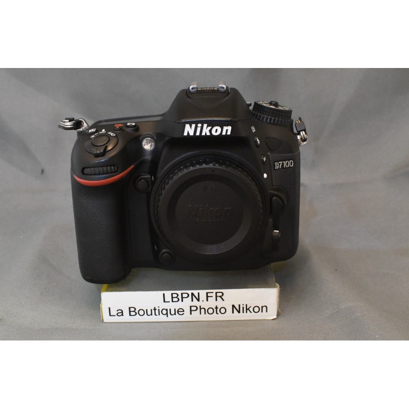 NIKON D7100