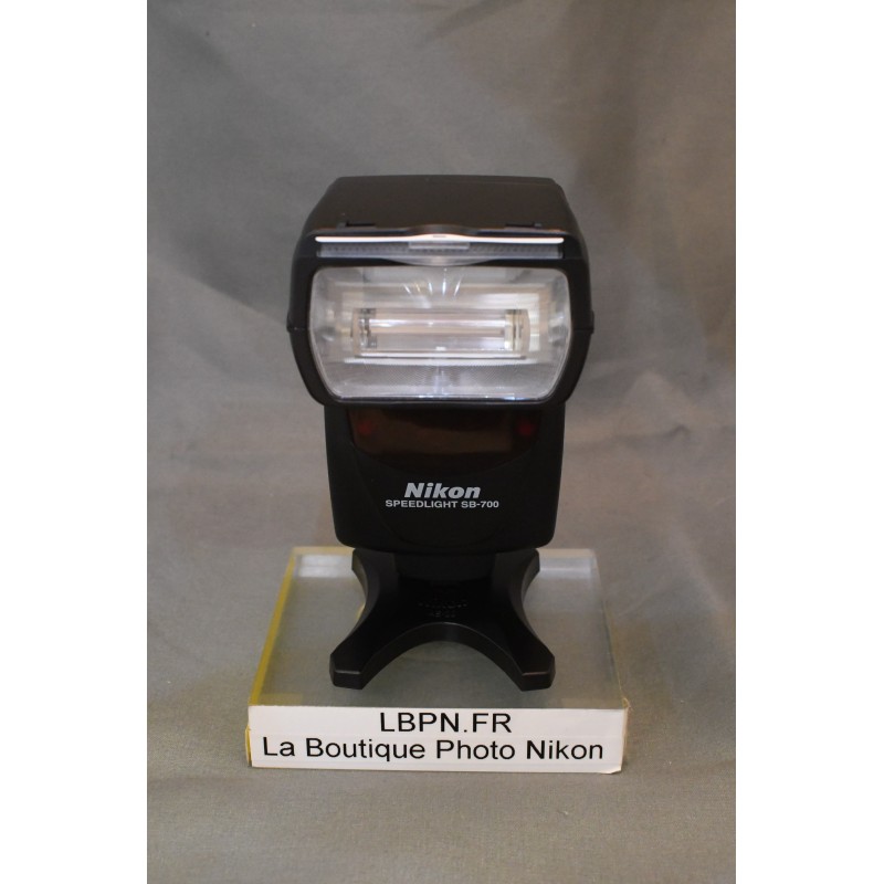 NIKON SB-700