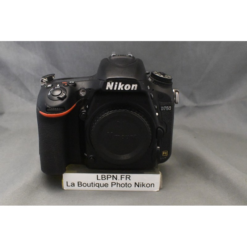 NIKON D750