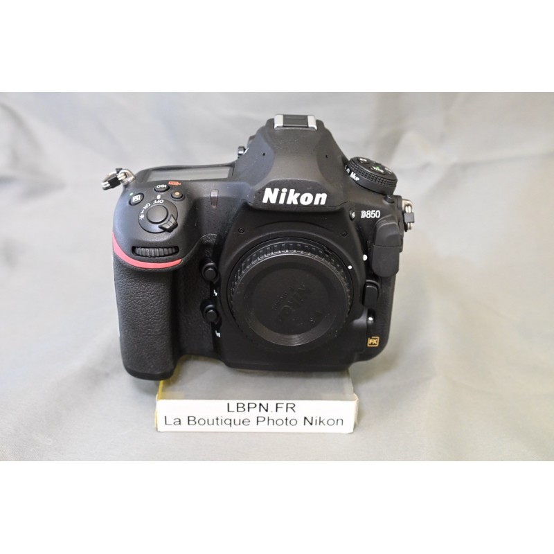 NIKON D850