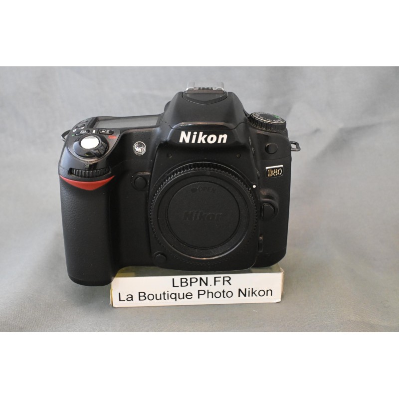 NIKON D80