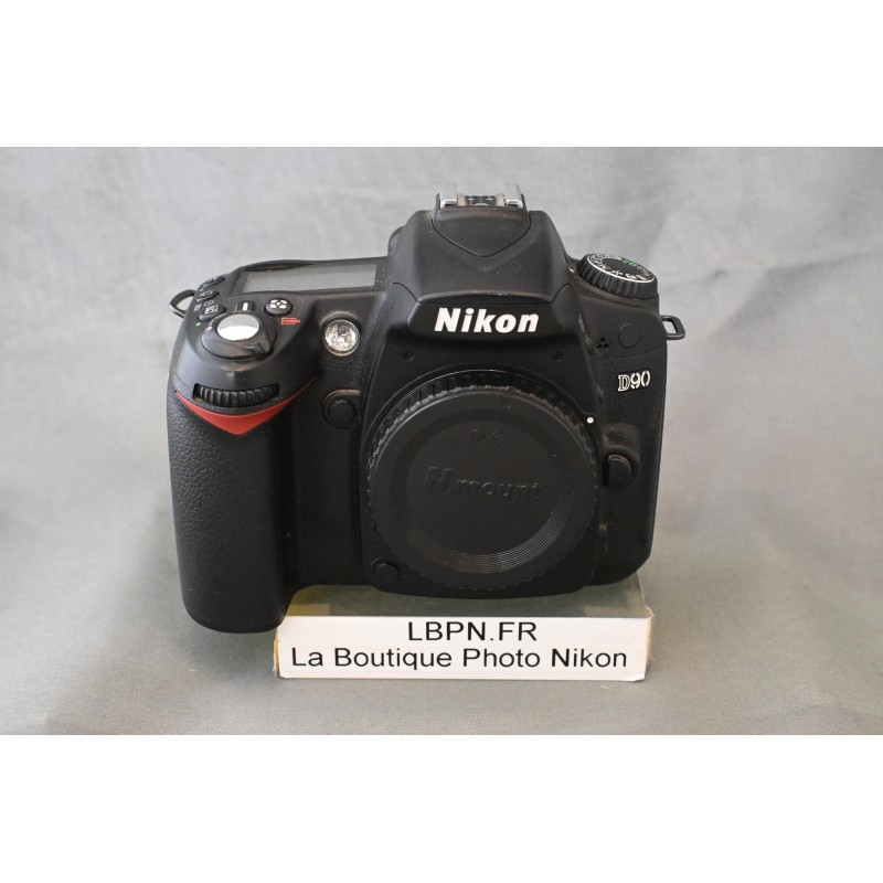 NIKON D90