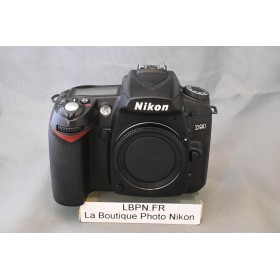 NIKON D90