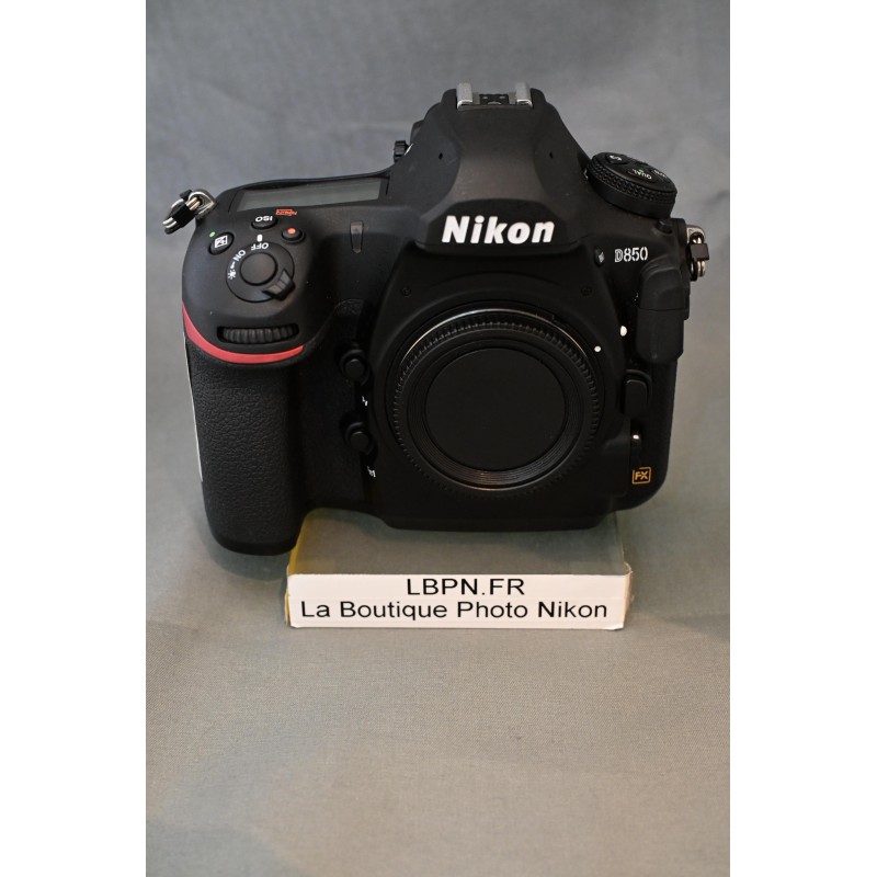 NIKON D850