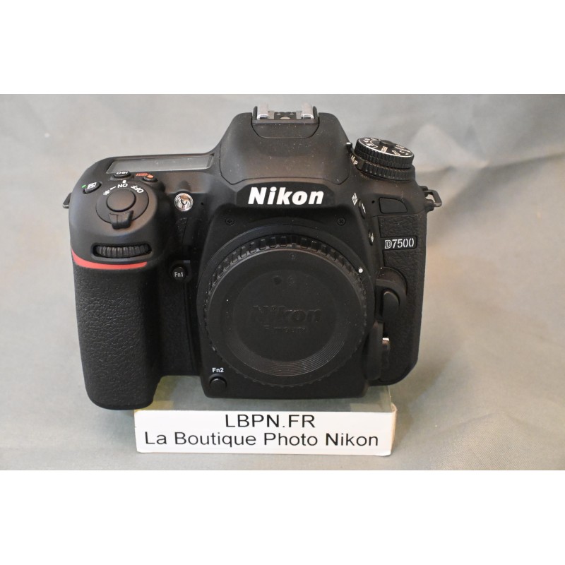 NIKON D7500