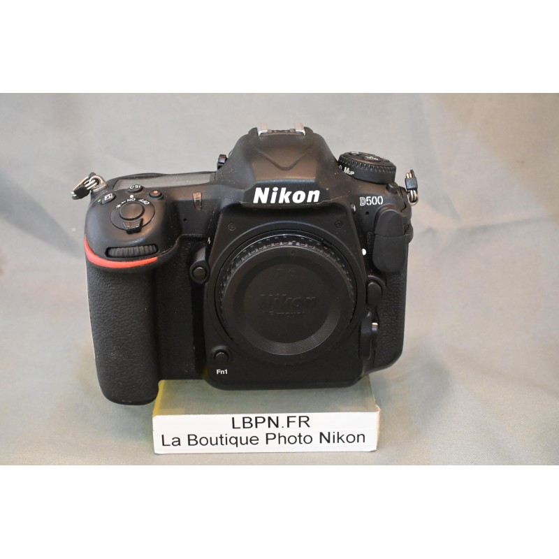 NIKON D500