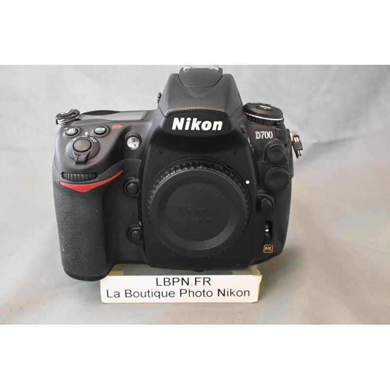 NIKON D700