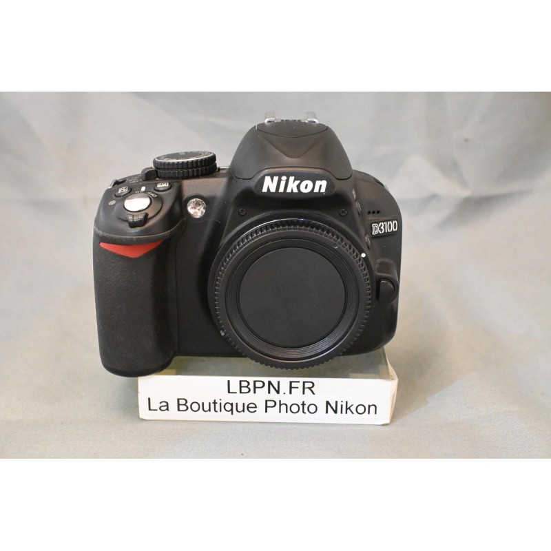 NIKON D3100