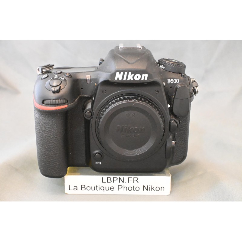 NIKON D500