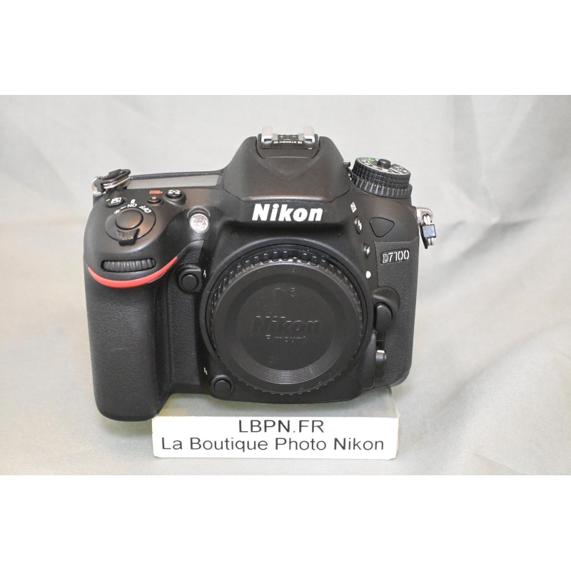 NIKON D7100