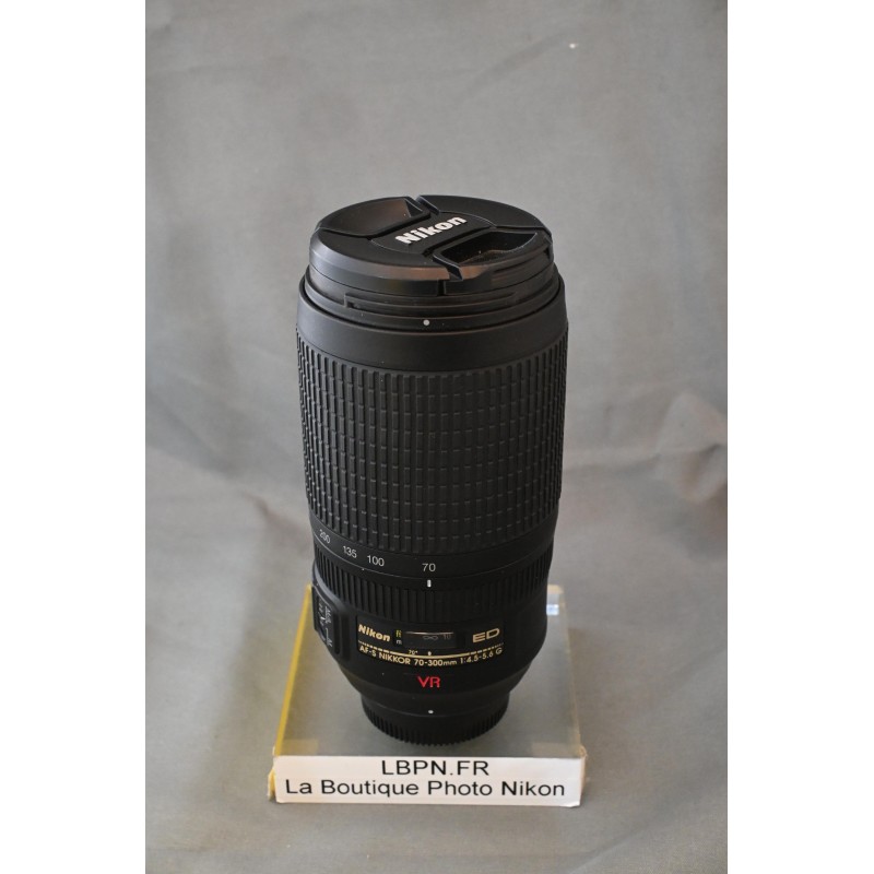 NIKON AFS 70-300/4.5-5.6 VR