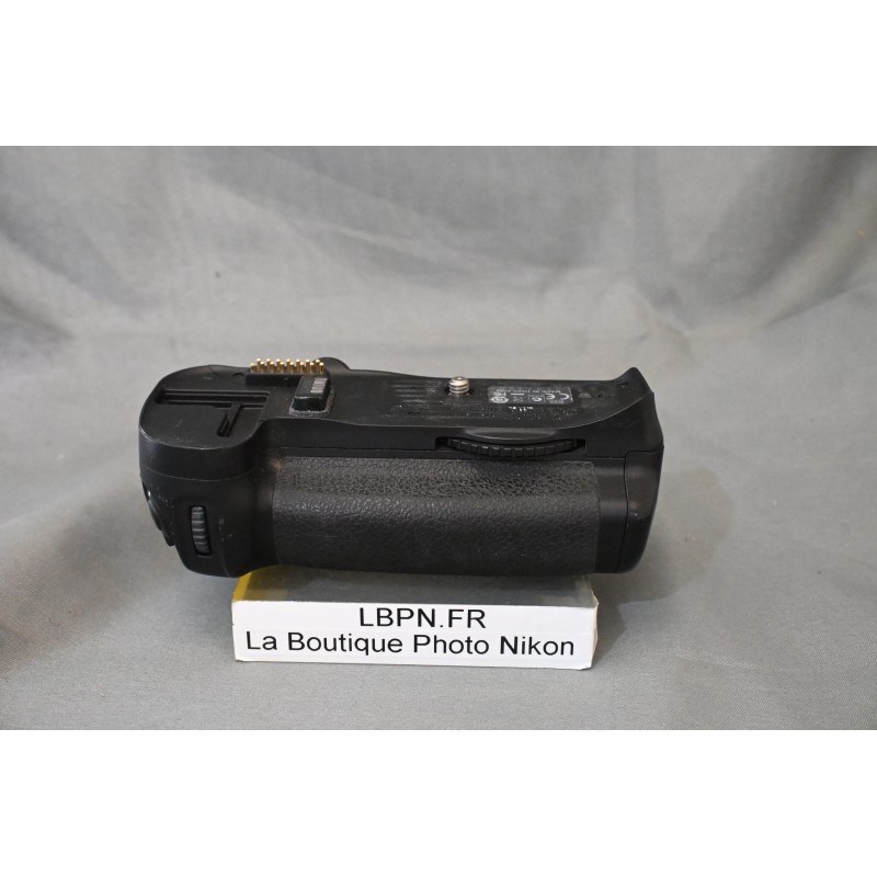 NIKON MB-D10