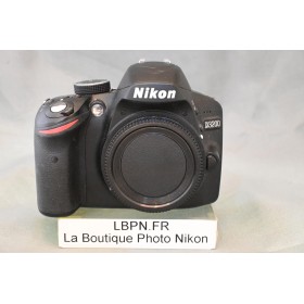 NIKON D3200