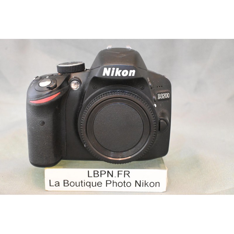 NIKON D3200