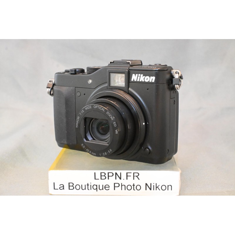 NIKON COOLPIX P7000