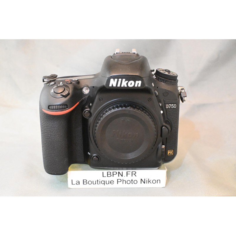 NIKON D750